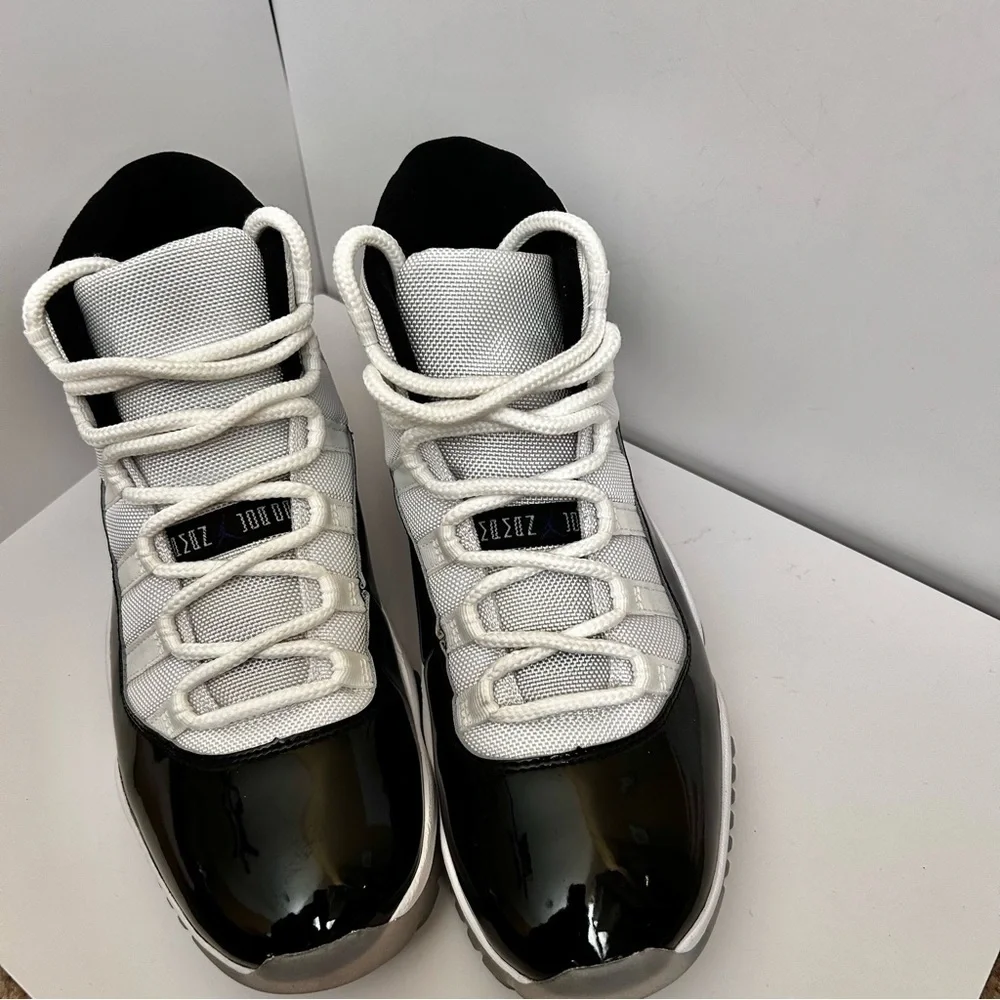 Nike Air Jordan 11 Retro Concord Sneakers